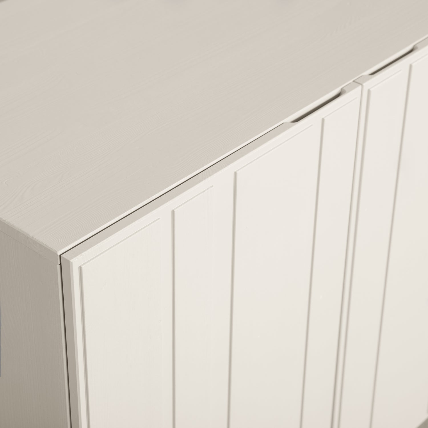 Credenza in legno di pino bianco nebbia Miller 85x181 cm