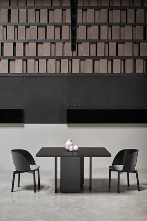 Tavolo in legno frassino nero Arq di Teulat 137x137 cm