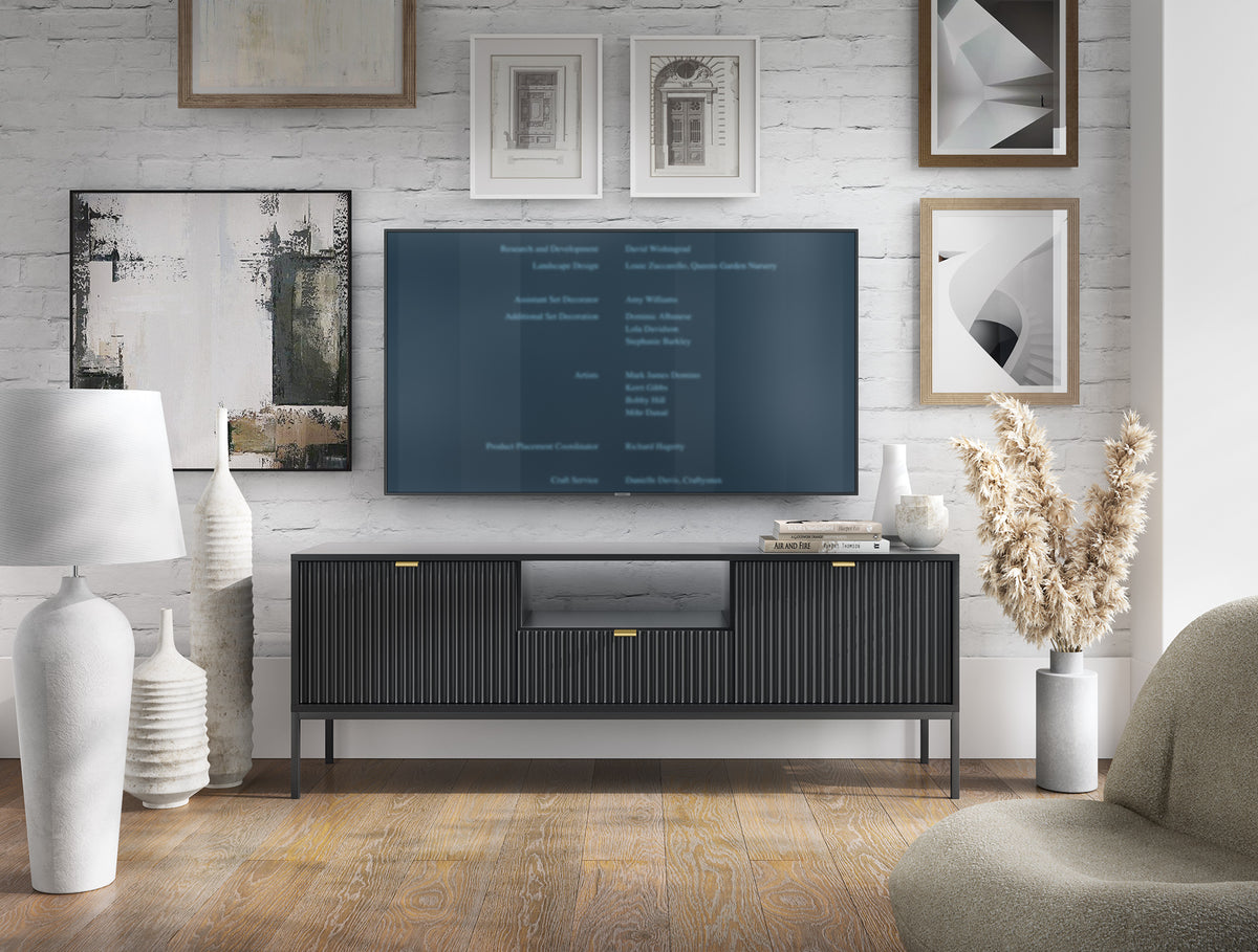 Mobile TV nero con piedi in metallo 2 ante e 1 cassetto in legno laminato 154x56 cm Miseno